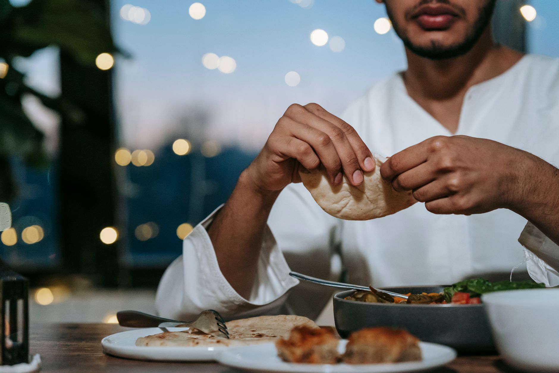 Ramadan Safari Planning Guide for Arabic Speakers -- Photo by Michael Burrows on Pexels