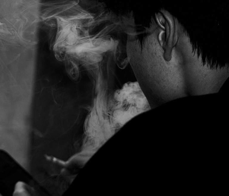Is Vape Legal in Kenya: Rules for Safari Travelers -- Photo by Yoda on Pexels